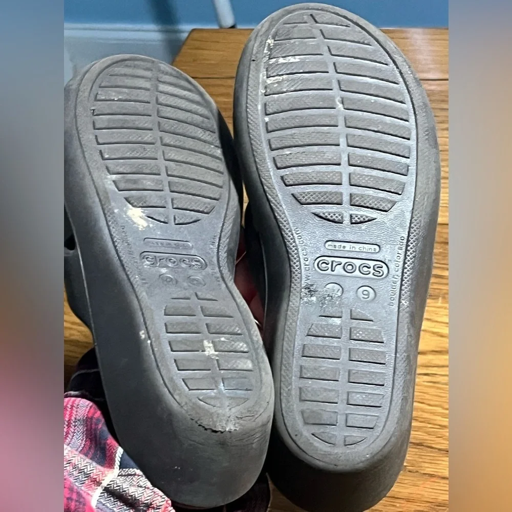 Crocs Women’s Flip Flop Slide Sandals Size 9 Comfort Wedge Heel